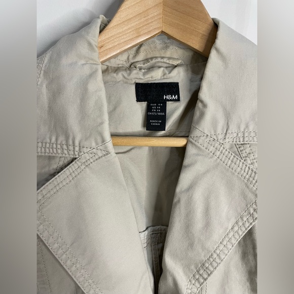 H&M button up jacket - Picture 2 of 3